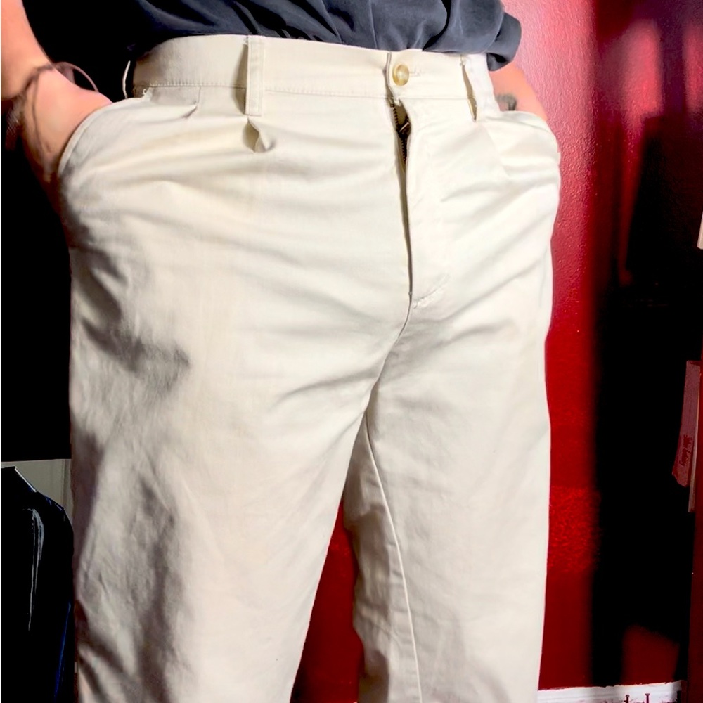 Light khaki pants